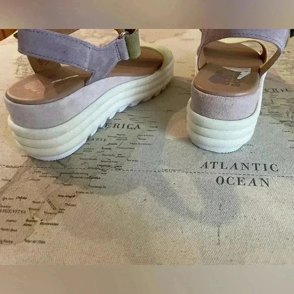 Sorel Cameron Platform Sandals
8 NWOB - Picture 4 of 7